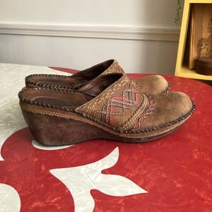 Clark’s Artisan Collection Leather Clogs Brown Size 8
